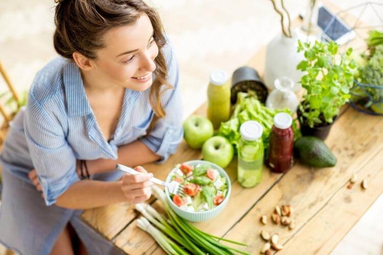 Lập chế độ ăn uống hợp lý để ngăn ngừa sạm, nám da