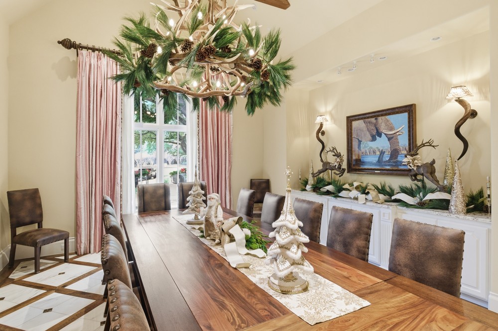 Christmas Dining Area Detail