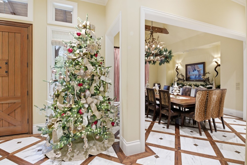 Foyer Christmas Tree