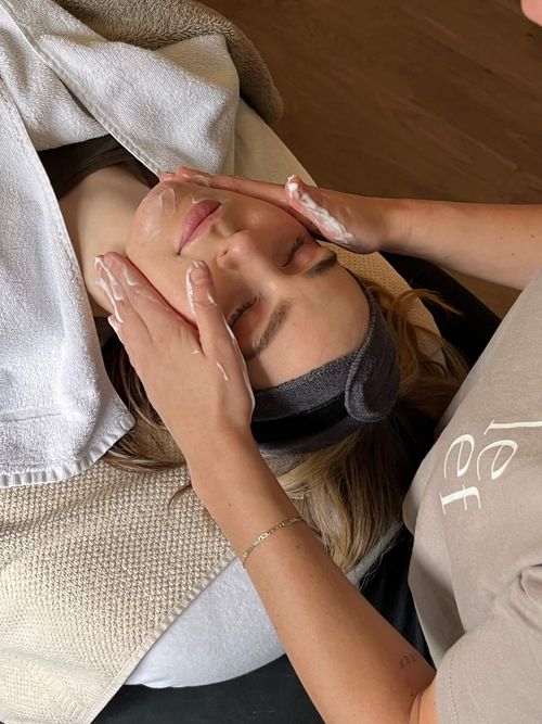 gezichtsbehandeling Maasland