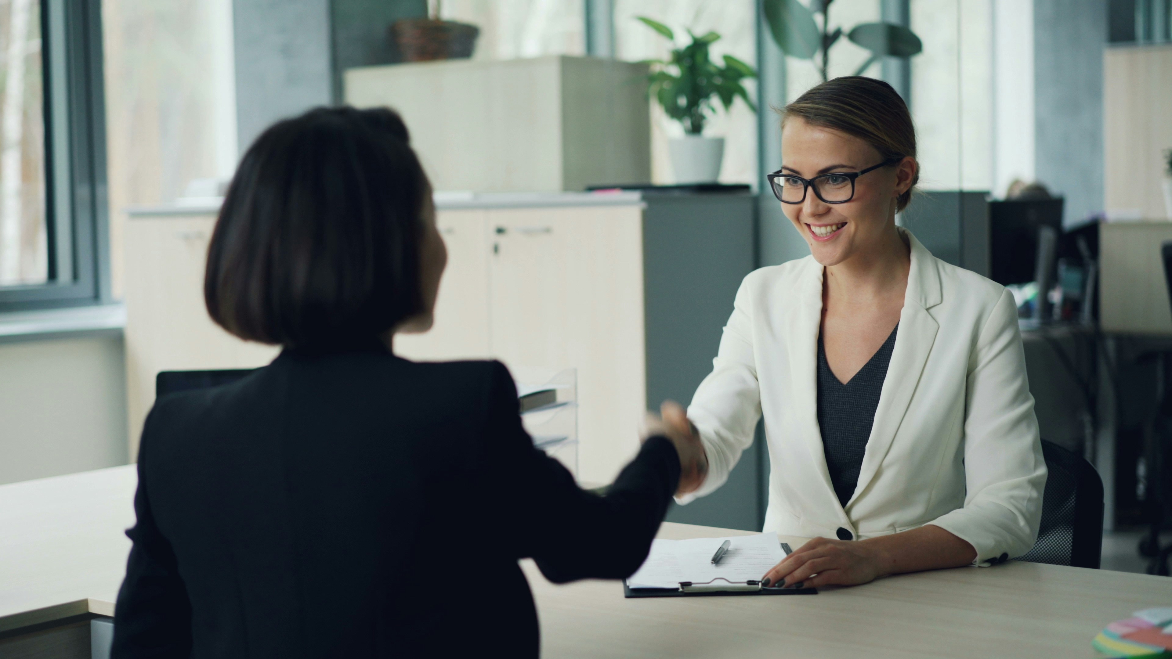 Jak przeprowadzić efektywny onboarding? Możliwości Pinya HR