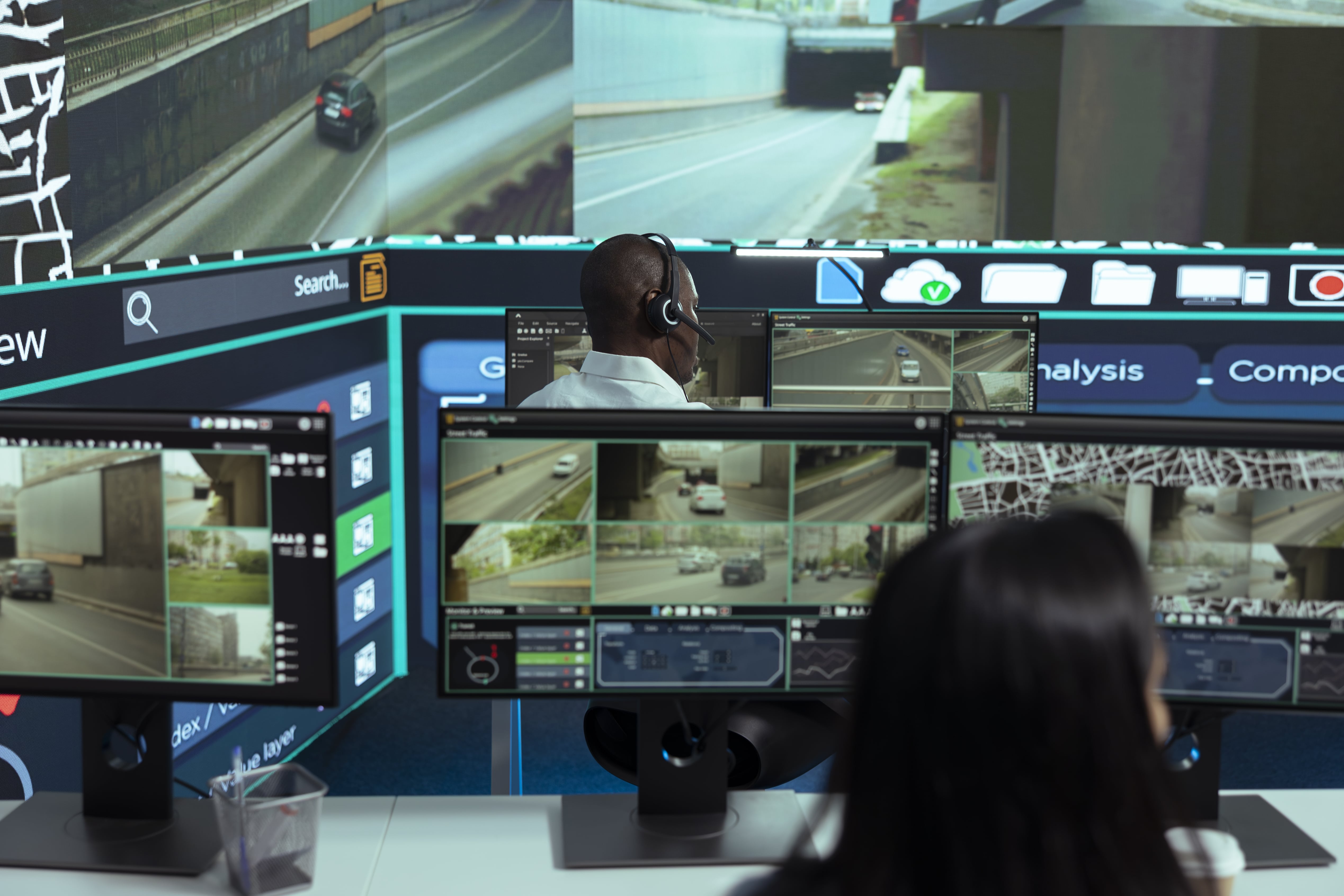 Why Professional Security Guards Are Essential For Businesses In High-Crime Areas