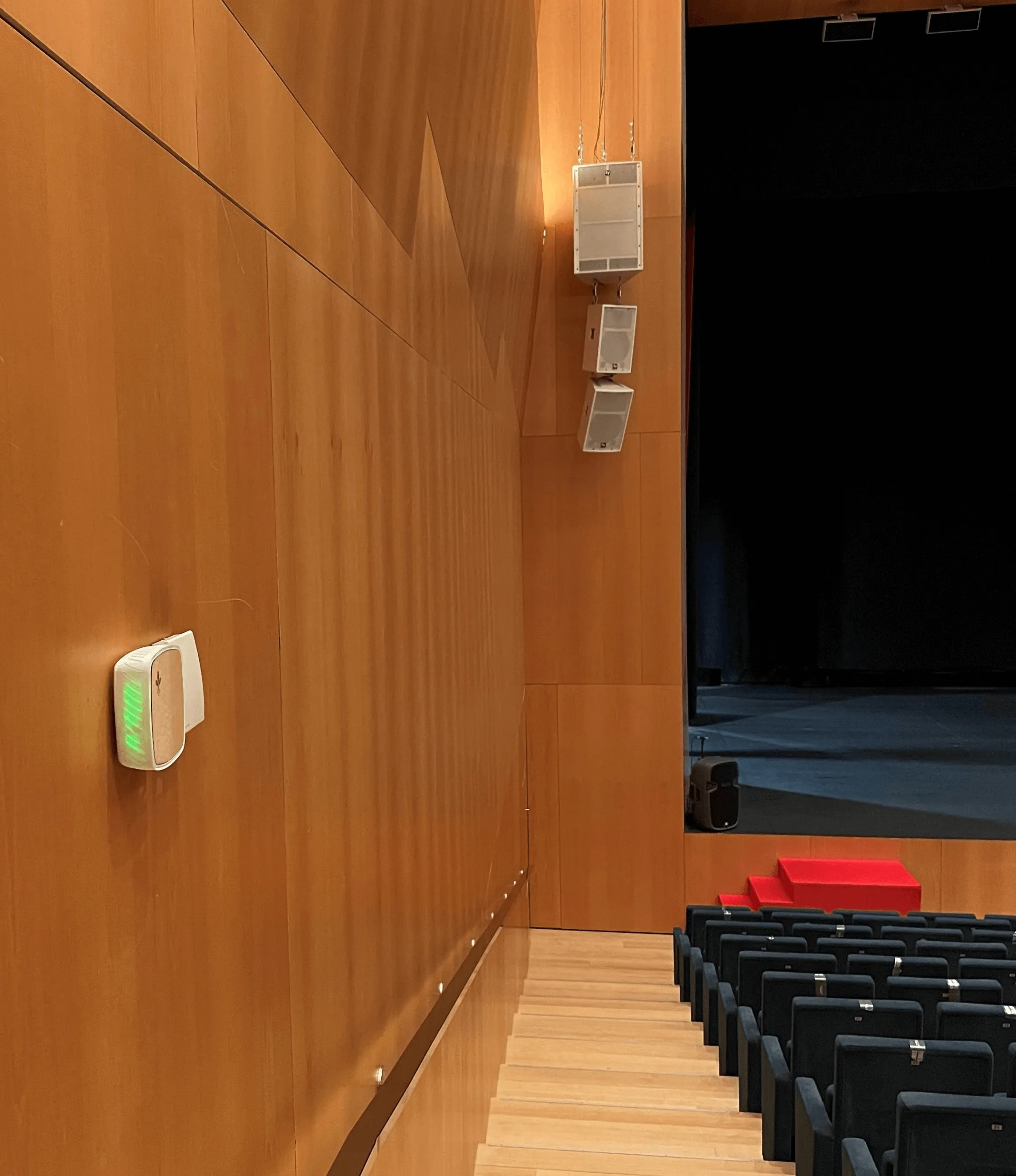 Monitor de Calidad del Aire Interior MICA en Palacio de Congresos Baluarte, cliente de inBiot.