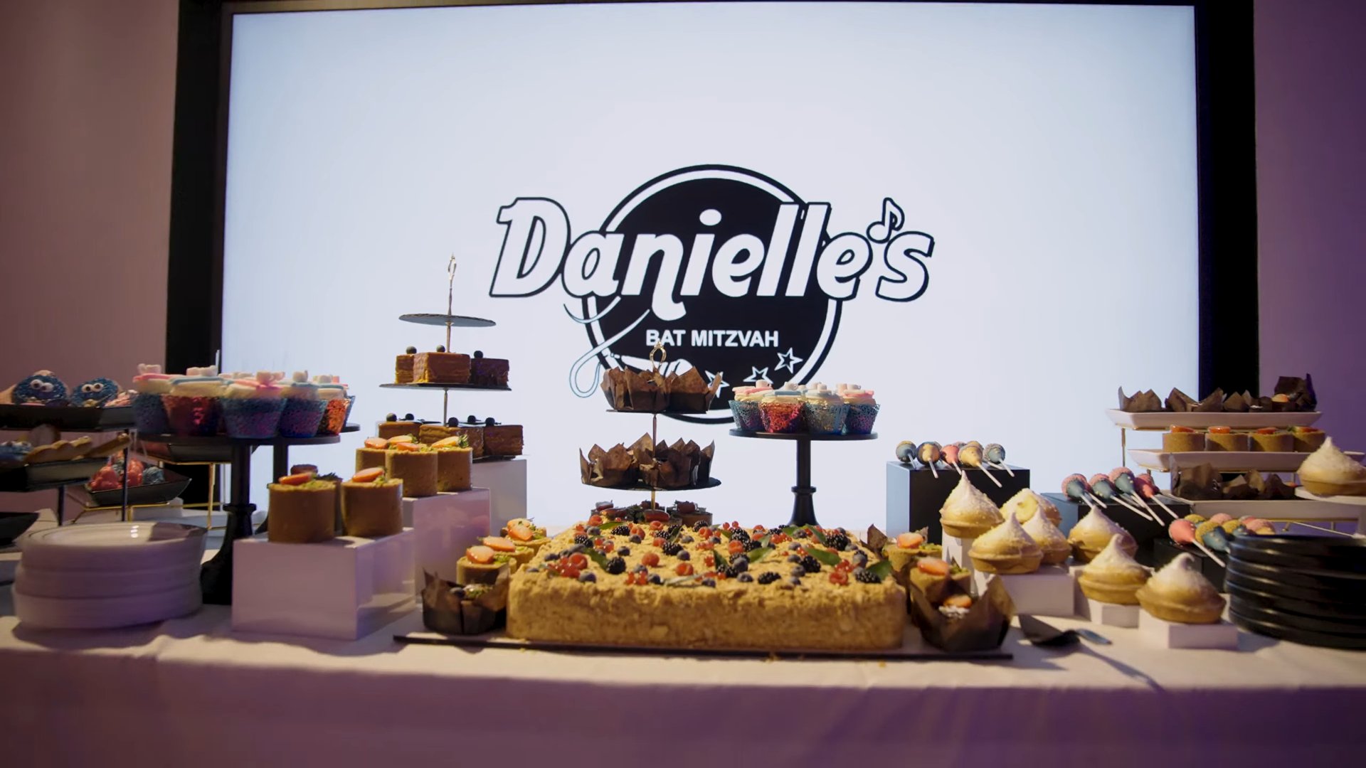 Show-stopping branded dessert table