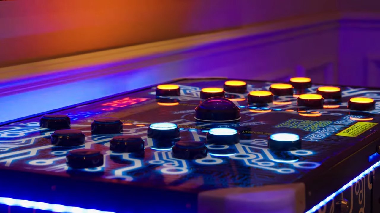Light-up interactive reaction game
