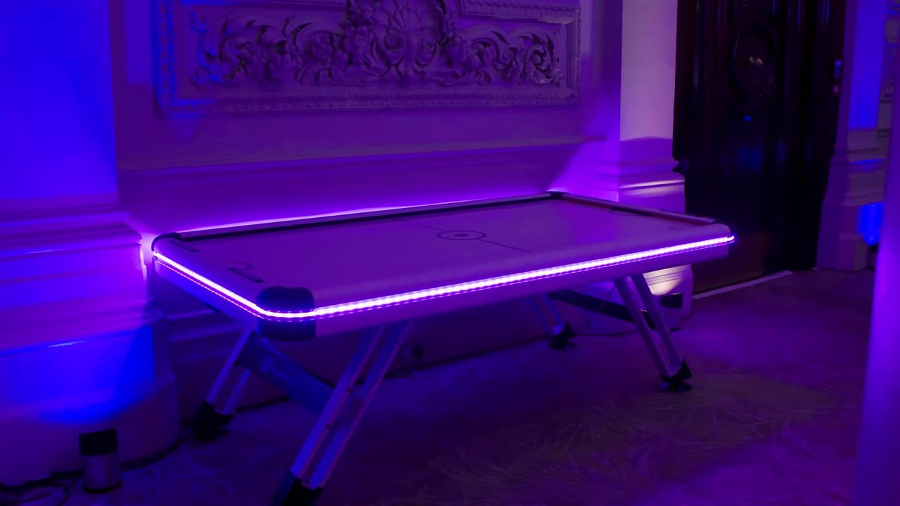 LED-edged air hockey table