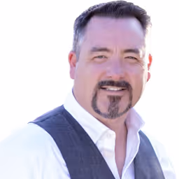 Derek Fricke Headshot