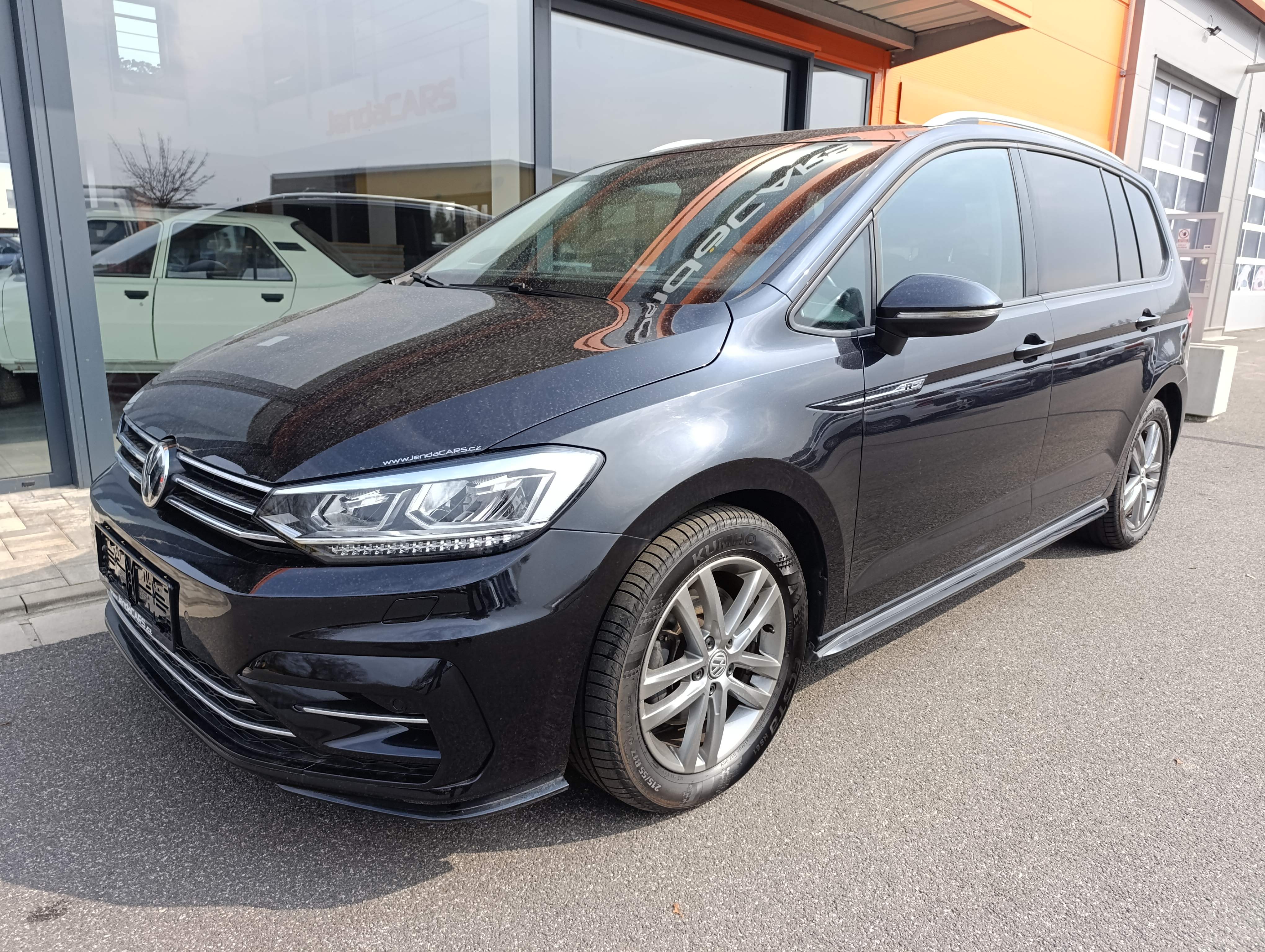 Volkswagen Touran 2.0 TDI R-LINE 7 MÍST