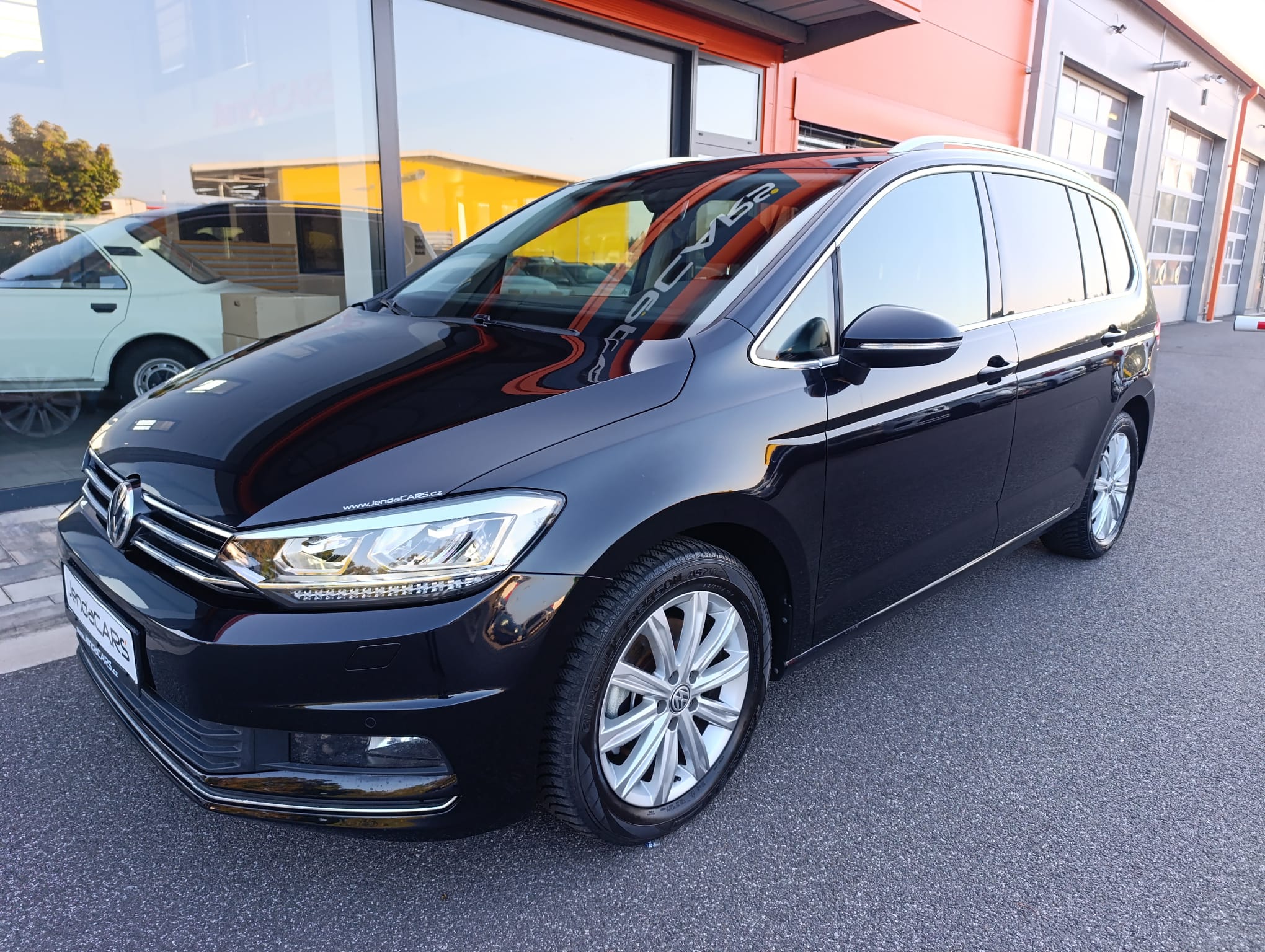 Volkswagen Touran 2.0 TDI SERVISNÍ KNÍŽKA