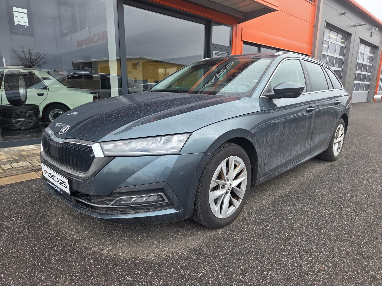 Škoda Octavia 1.0 TSI SERVISNÍ KNÍŽKA