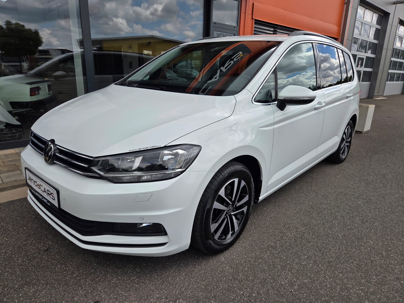 Volkswagen Touran 1.5 TSI ODPOČET DPH