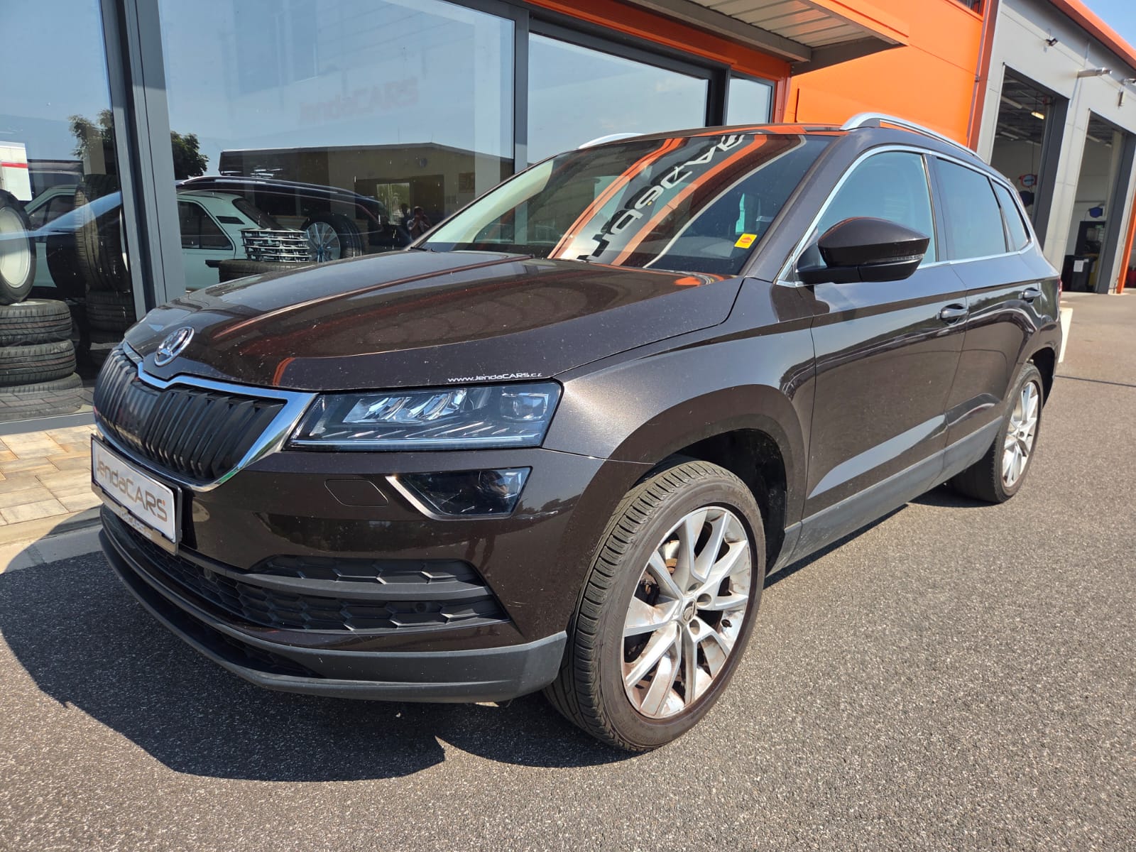 Škoda Karoq 1.5 TSI SERVISNÍ KNÍŽKA