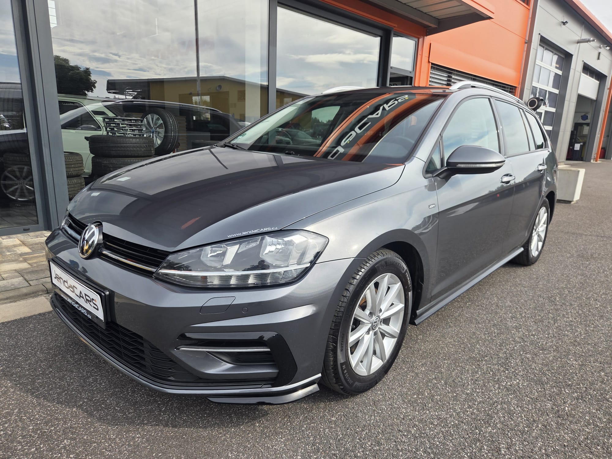 Volkswagen Golf 1.4 TSI R-LINE