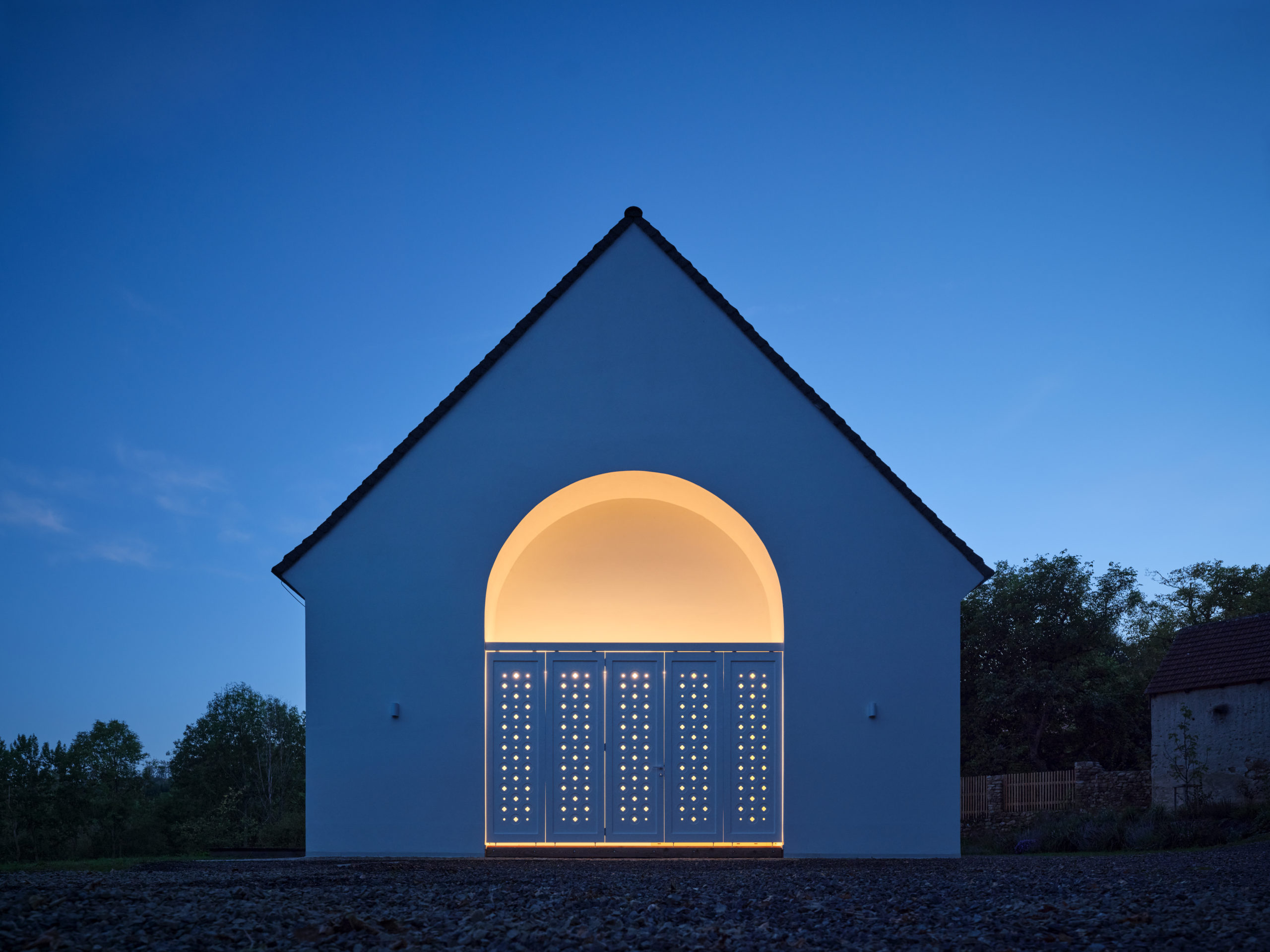 Family retreat Oskar House by architect Jan Zaloudek