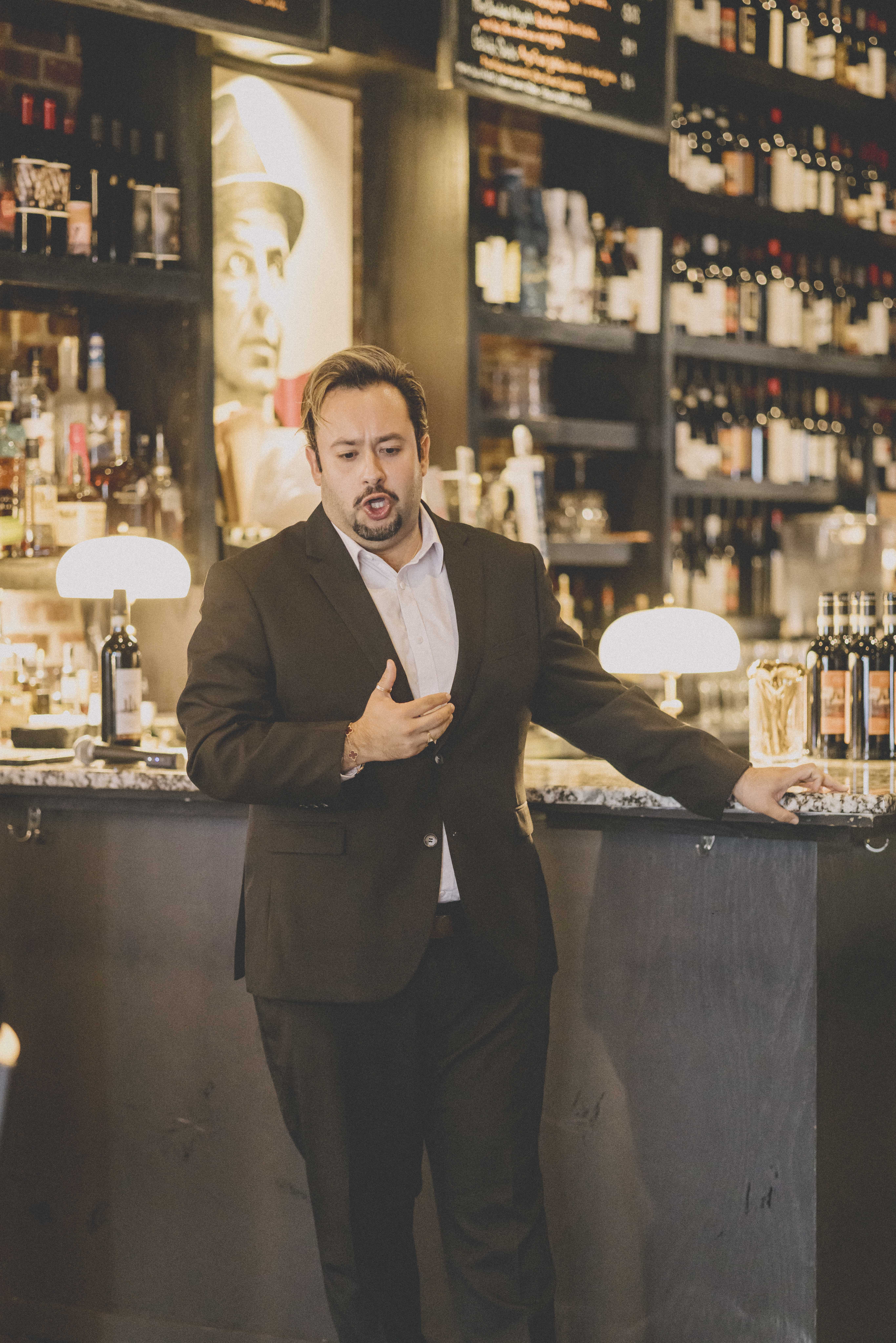 Classical music tenor, music and wine, arias of the wine california, event performing tenor