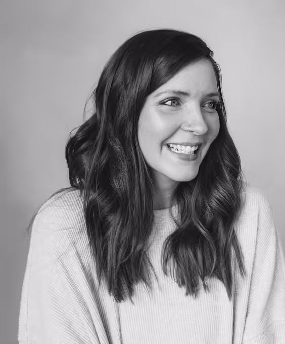 Portrait of wedding photographer India Earl – Pic-Time online photo gallery user testimonial