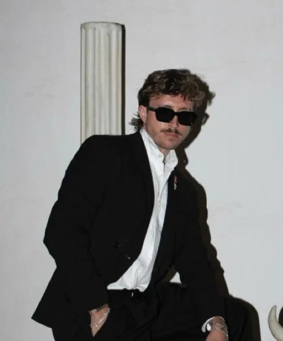 Sam, Grand Amor