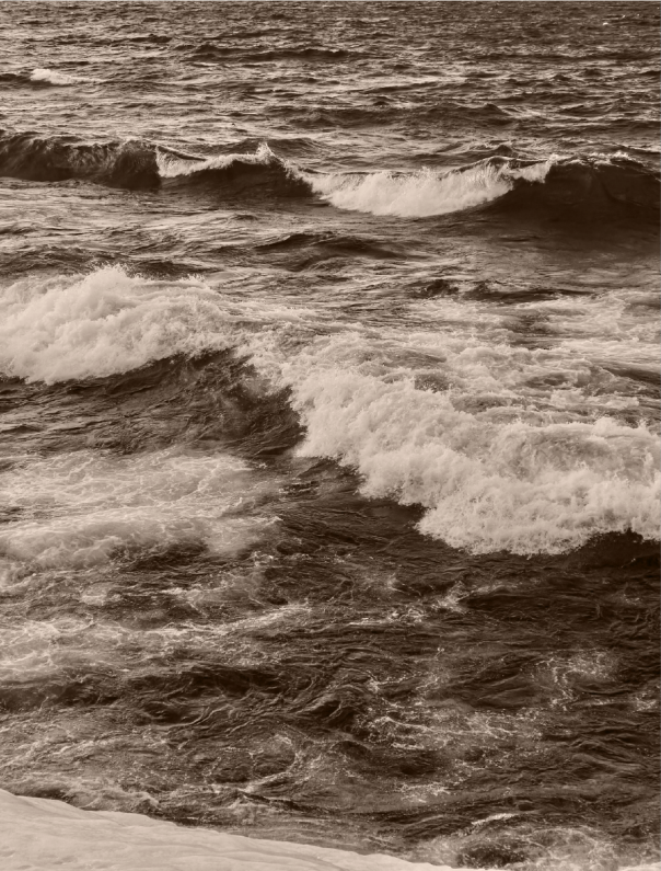 Close image of the ocean
