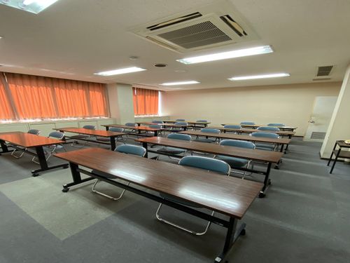 後方から見た視聴覚室