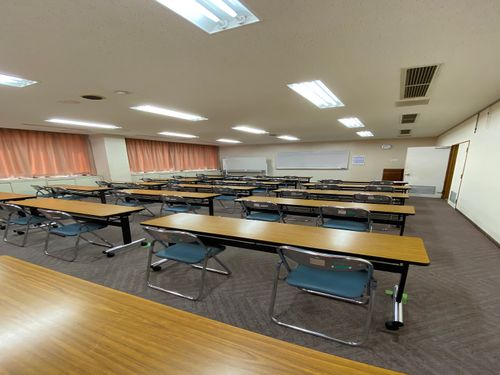 後方から見たカーテン閉口時の写真