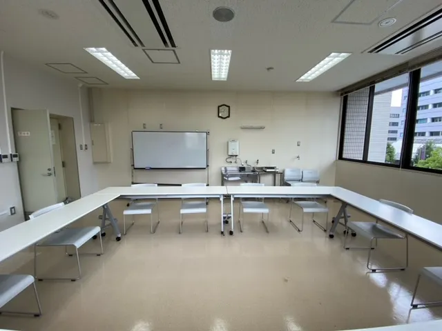 後ろ側から見た第三会議室