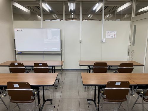 座席後部から見る第一会議室