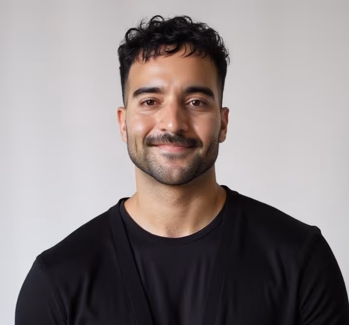 Marcus Moraes headshot portrait