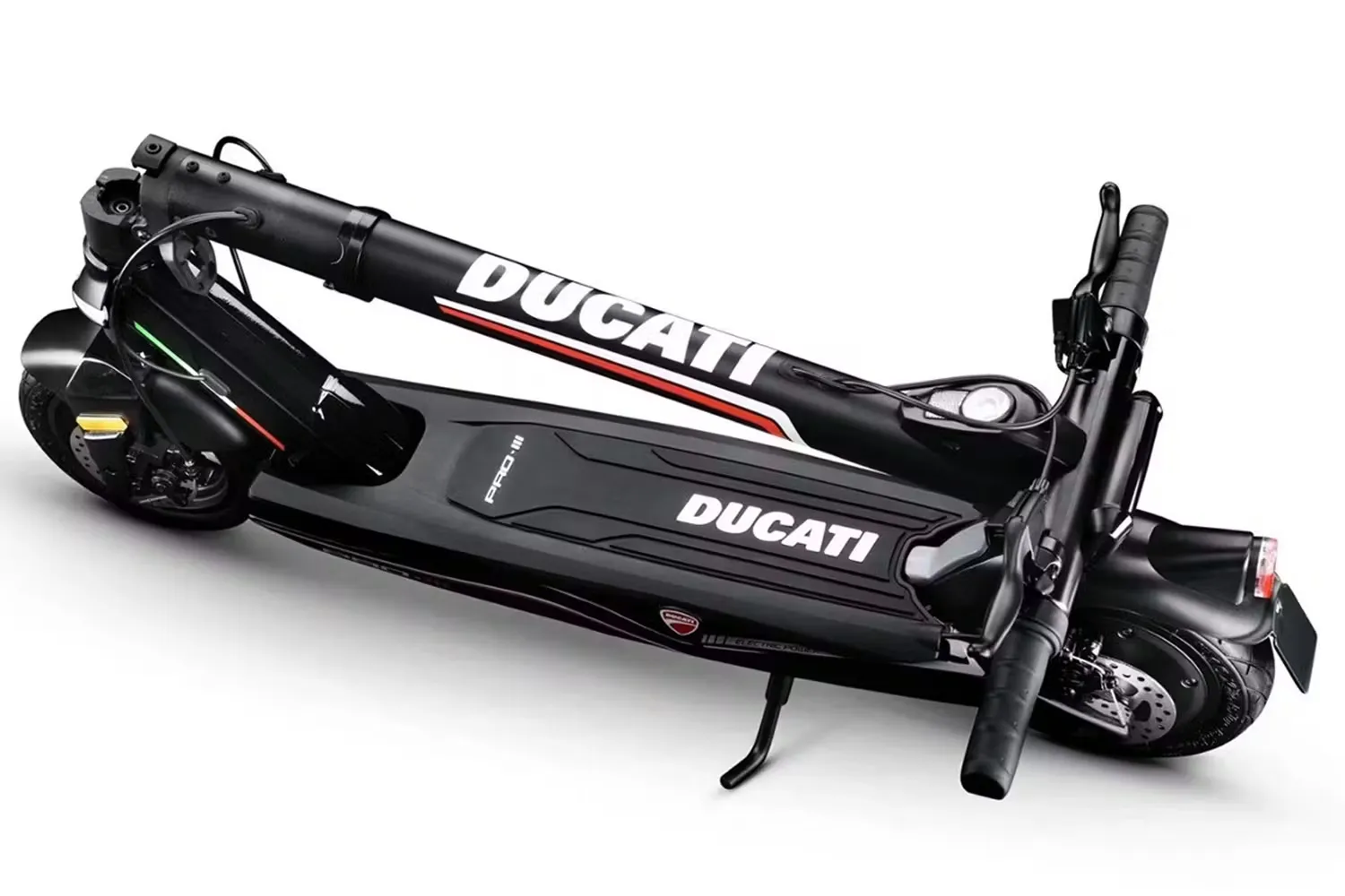 Photo d'une trottinette électrique DUCATI Pro 3 plié.