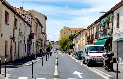Une photo d'une rue du quartier de Figuerolles