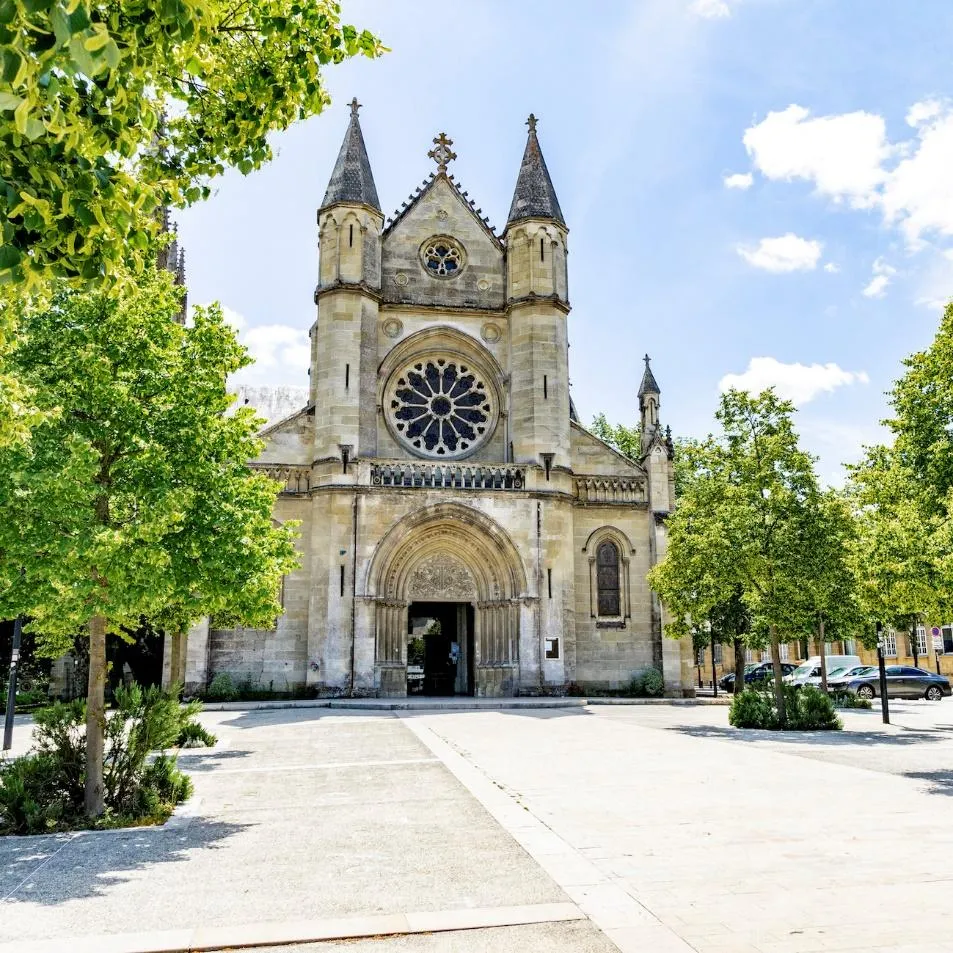 Une photo du cathédrale dans le quartier Le Caudéran.