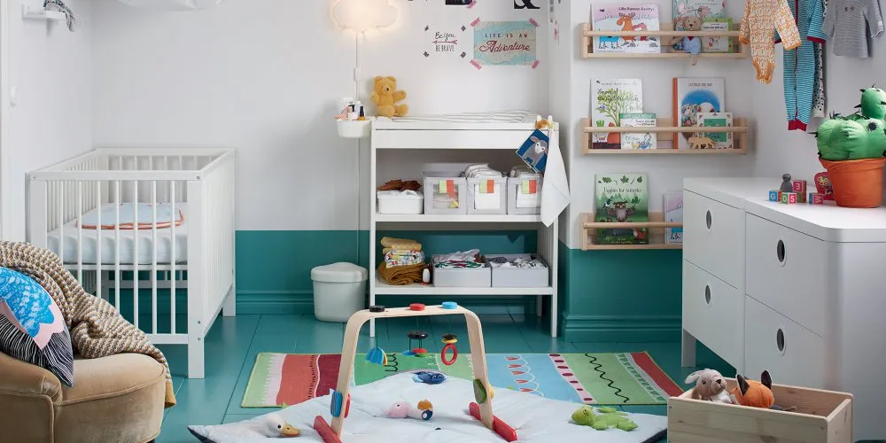 Une image d'une chambre de bébé 