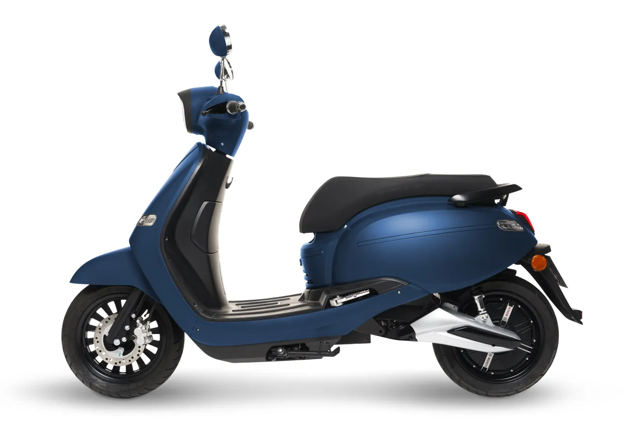 4700W de Brumaire, bleu nuit