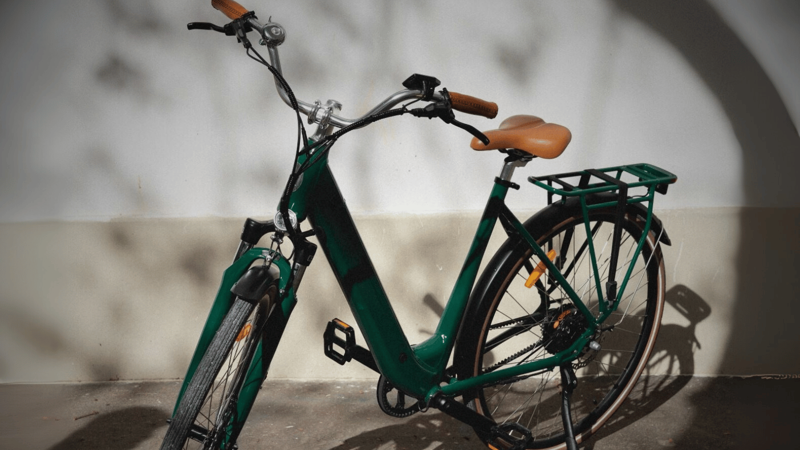 Un vélo électrique de ville de Brumaire