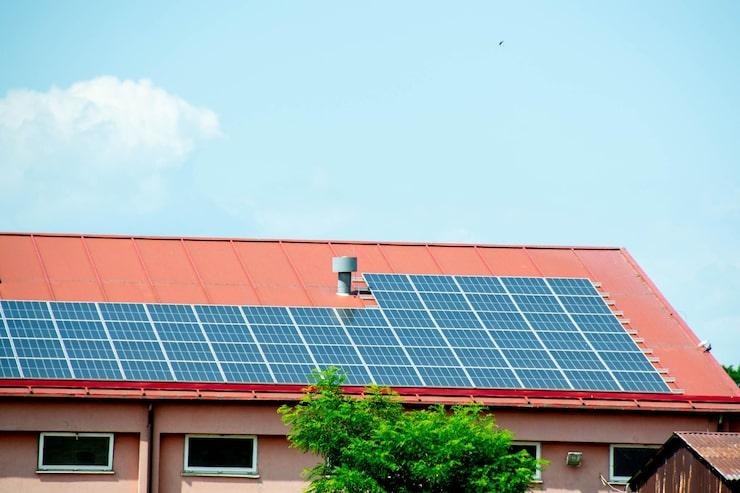 Des panneaux solaire de toit