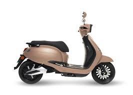 Un scooter électrique Brumaire 3000W