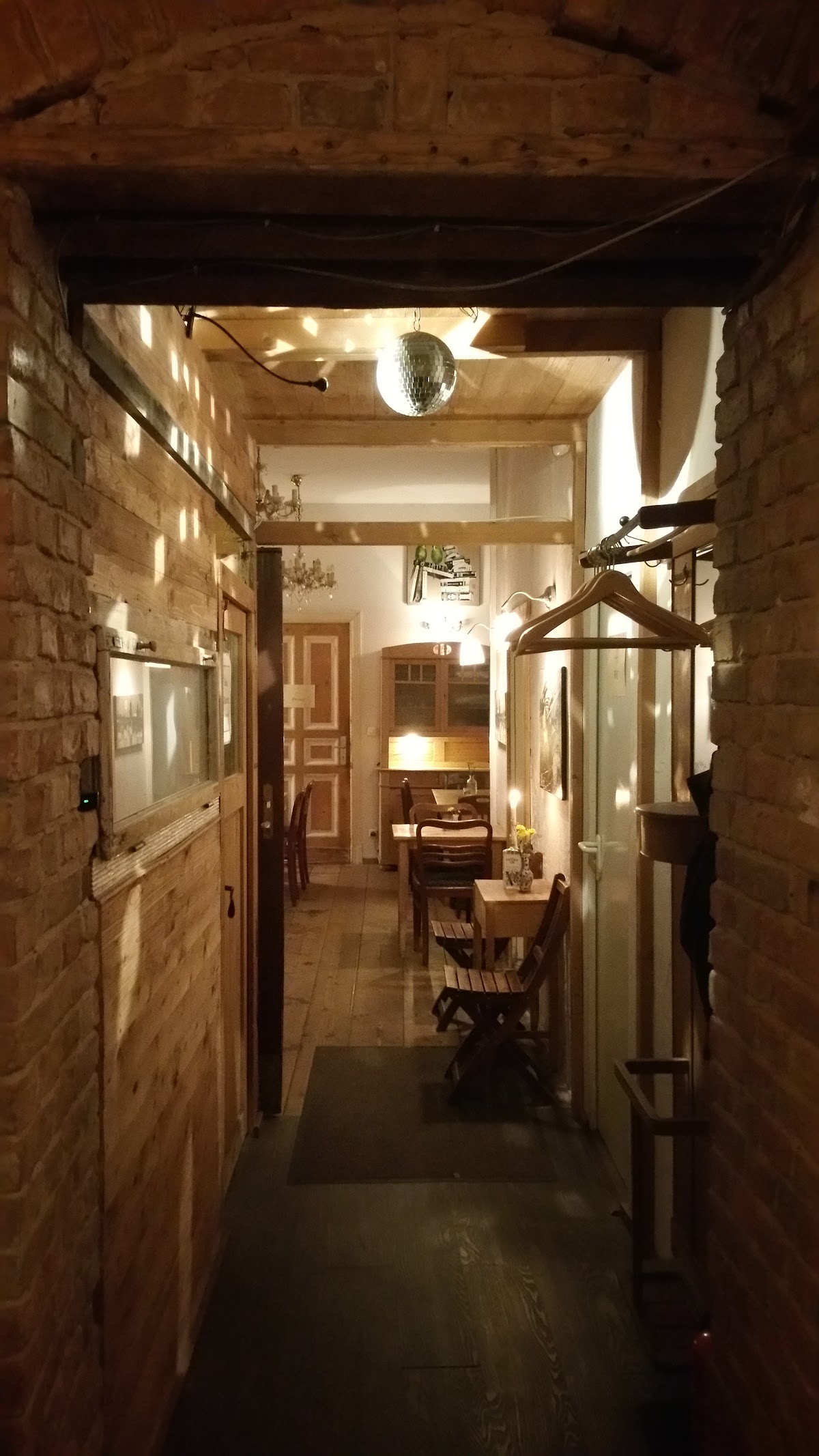 Restaurant Vin Aqua Vin – Natural Wine Bar in Berlin-Schöneberg