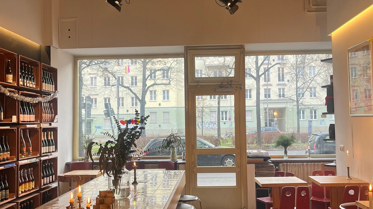 Restaurant Material – Natural Wine Bar in Berlin-Prenzlauer Berg