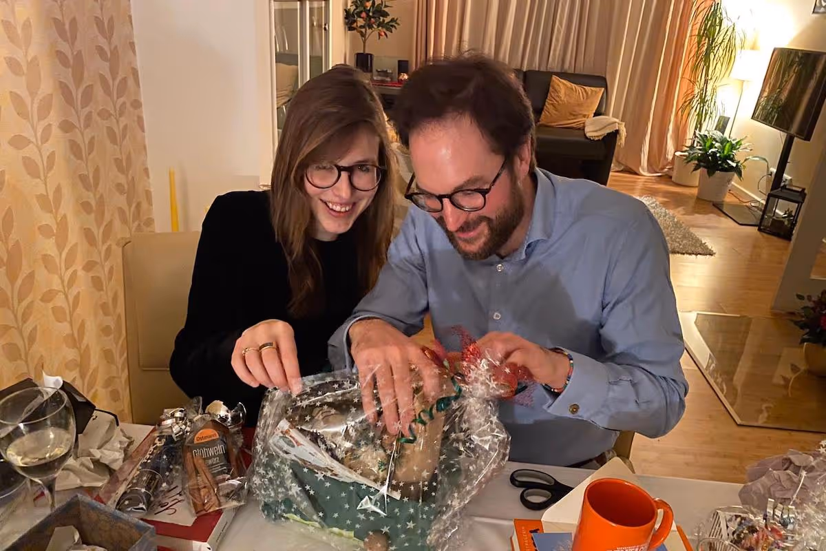 The Wedding Gift – scavenger hunt team event challenge