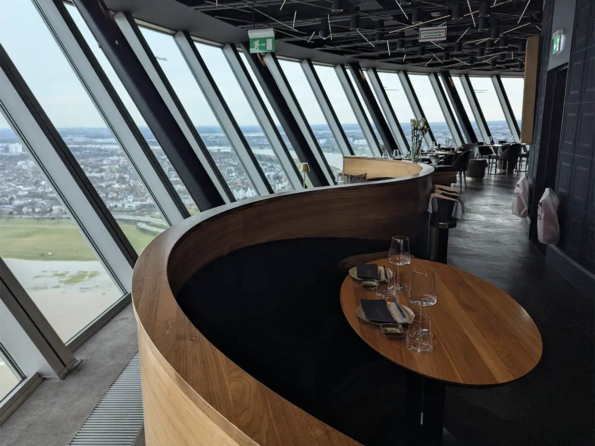 Restaurant Rheinturm Top 180 – Modern European in Düsseldorf