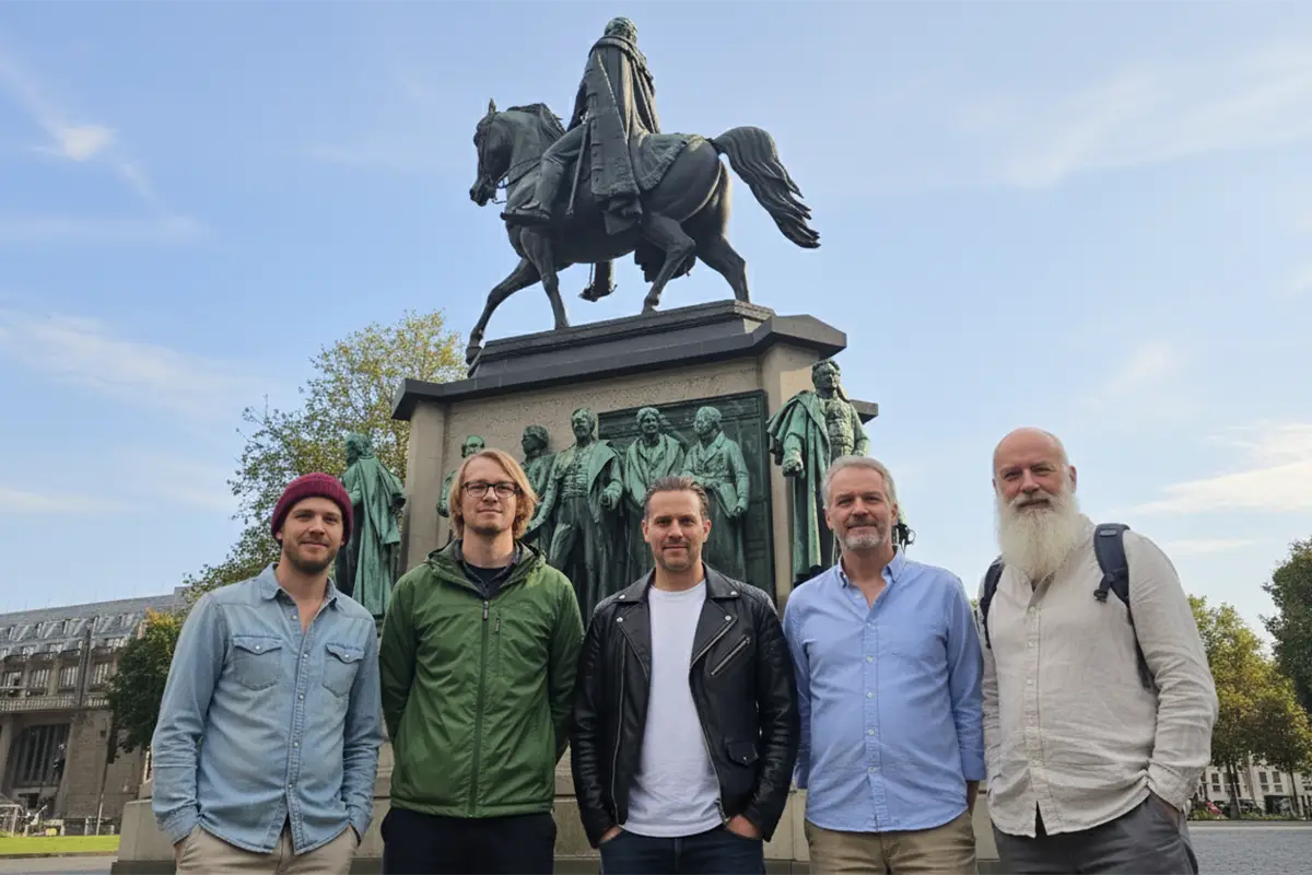 Participants celebrating a completed challenge at their Cologne city rally