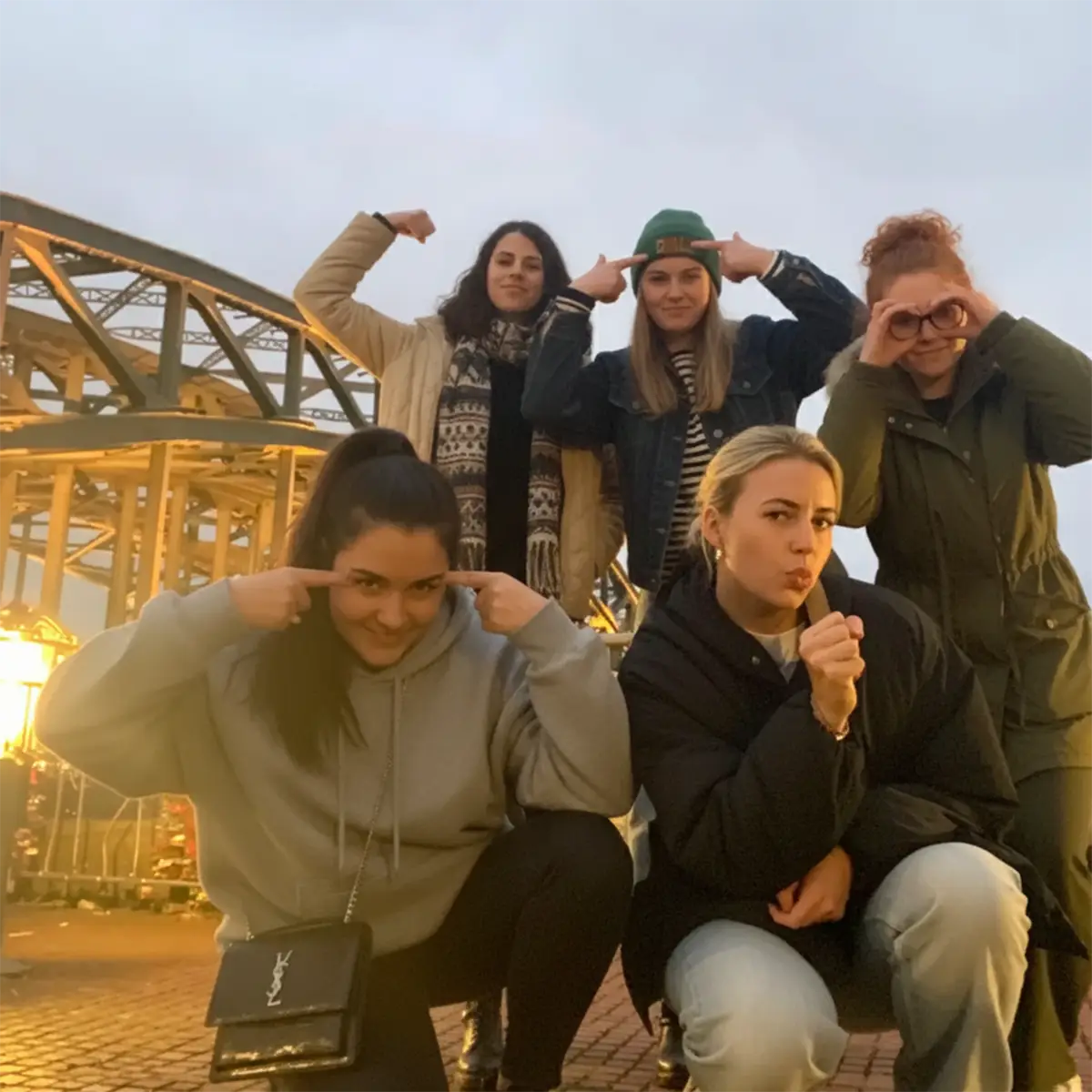 Team building moment during an Urban Challenger event in Cologne