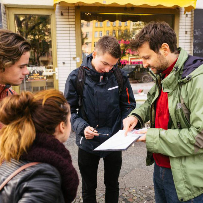 Participants discovering hidden gems on their Urban Challenger tour through Berlin