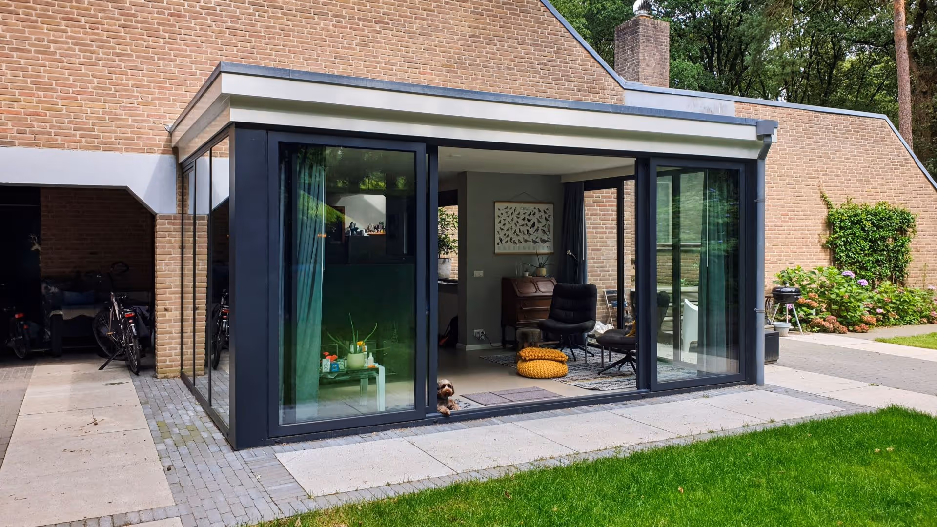 Exclusieve serre aanbouw met slanke aluminium profielen en royale glaspartijen in Doorwerth