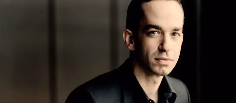  Inon Performs Solo Recital at Carnegie Hall