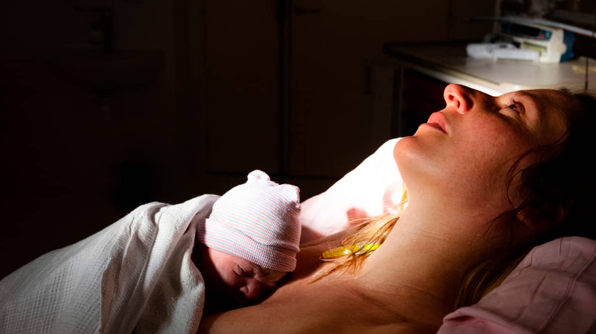 Pasgeboren baby en moeder
