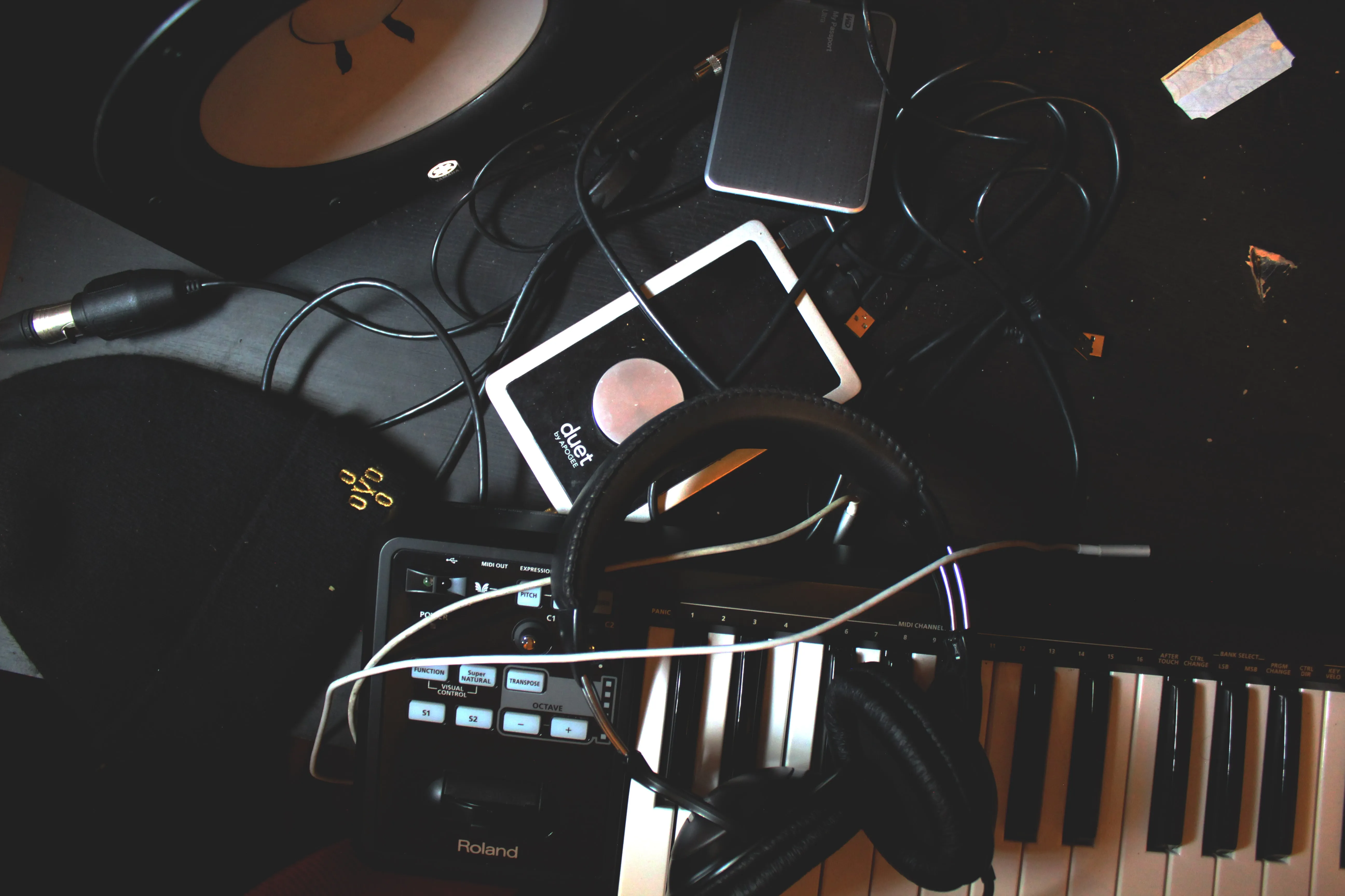keyboard and cables