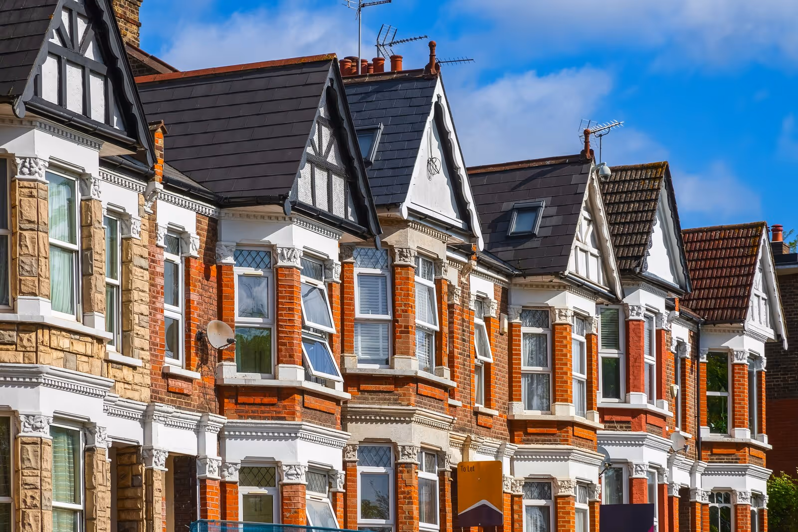 A row of terrace houses.