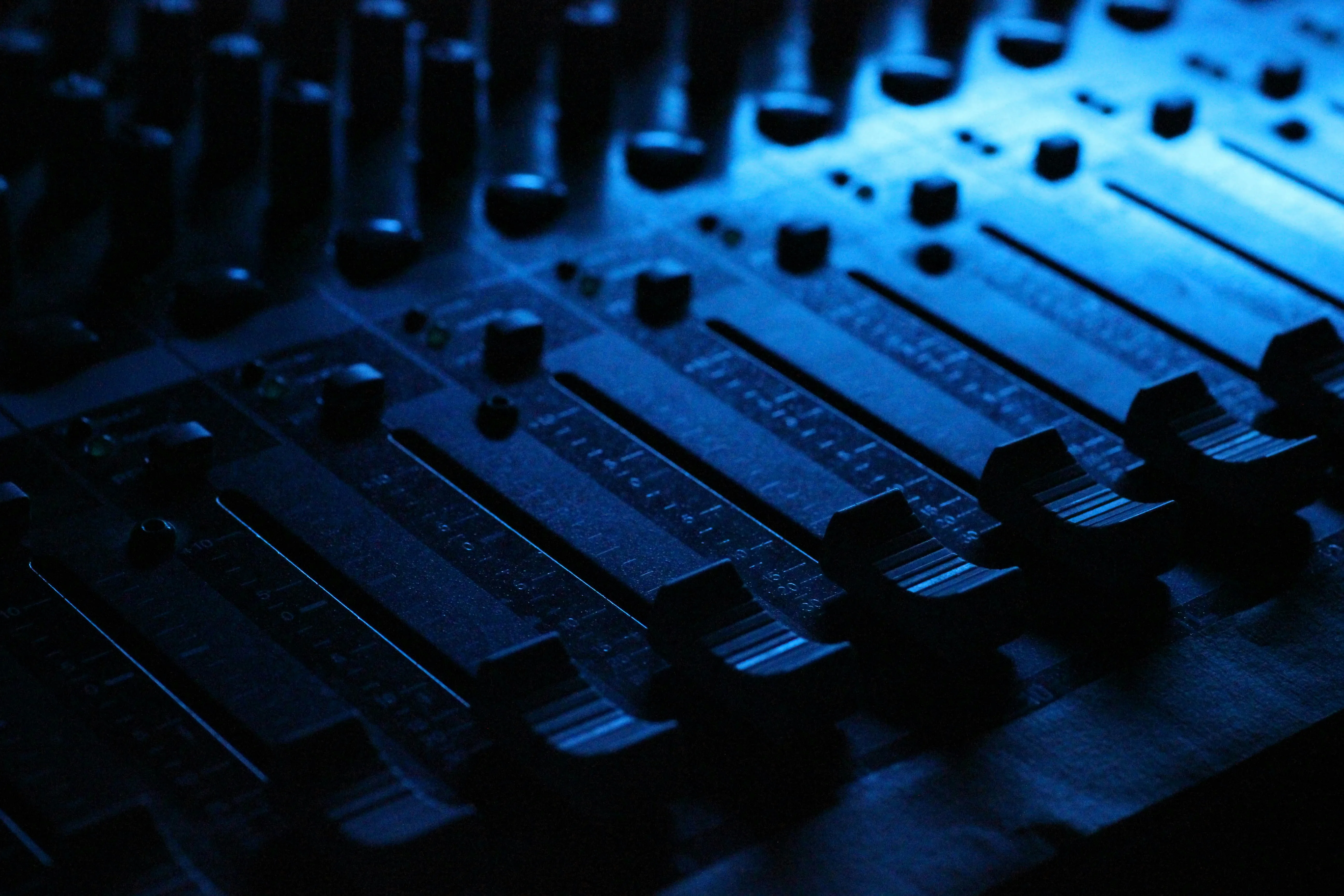 Mixing desk