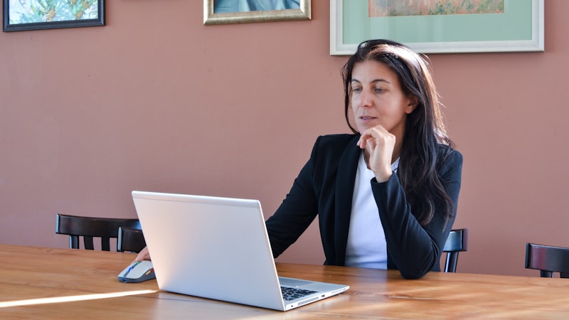 Quebec-based entrepreneur using an online accounting brokerage service