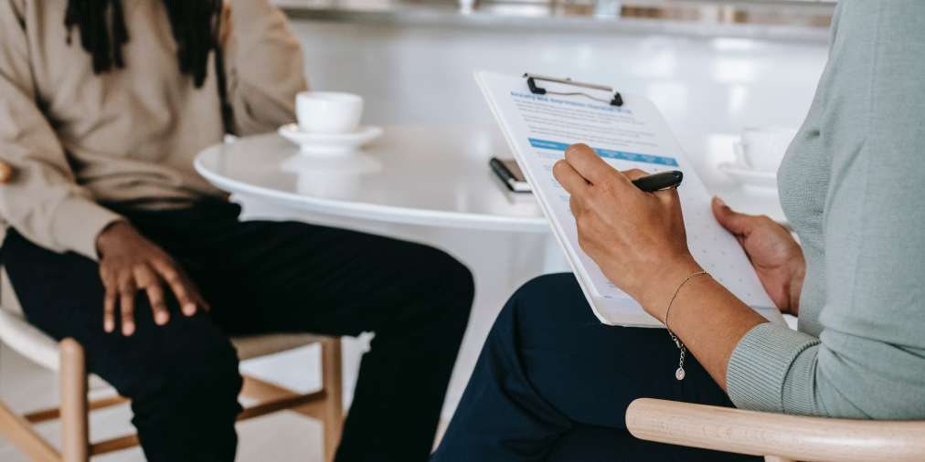 How to Build a 30-60-90 Day Plan for New Hires (2026)
